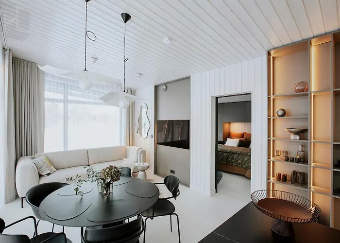 Modern 3br At The Golf Course Villa