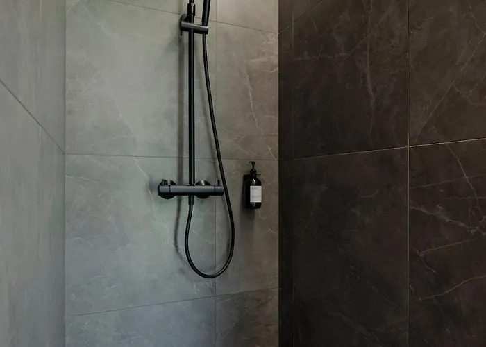 Modern 3br At The Golf Course Villa Manniva