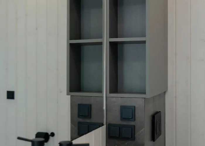 Modern 3br At The Golf Course Manniva